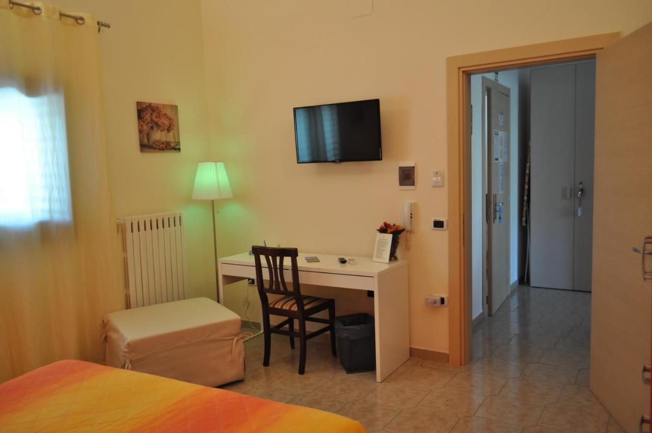 7 Contrade Bed & Breakfast Taranto Bagian luar foto
