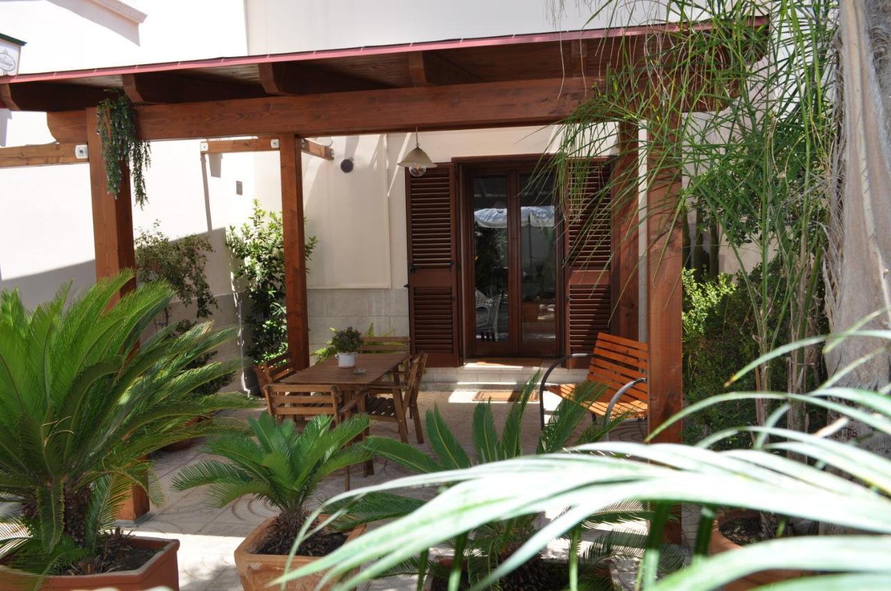 7 Contrade Bed & Breakfast Taranto Bagian luar foto
