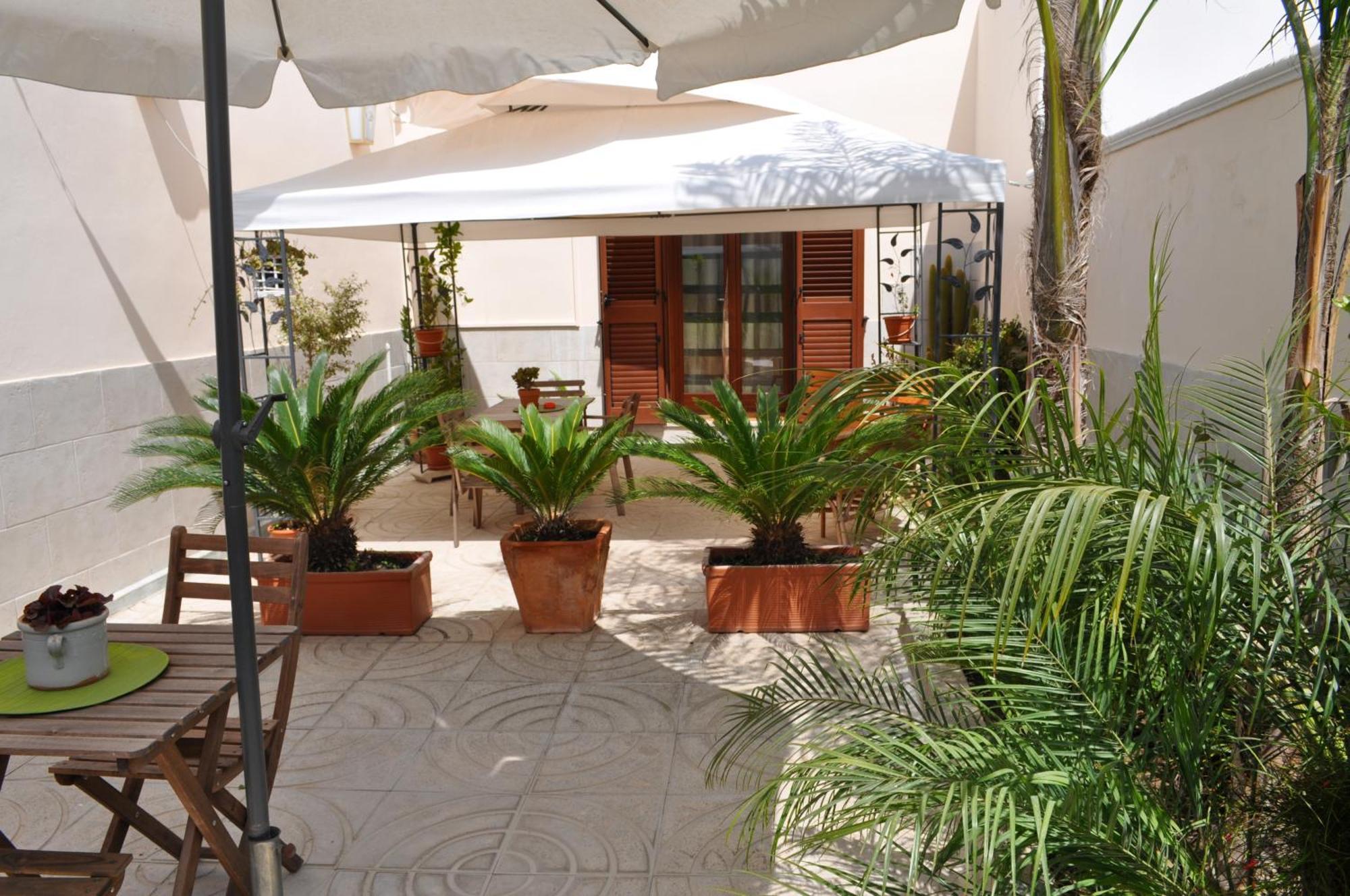 7 Contrade Bed & Breakfast Taranto Bagian luar foto