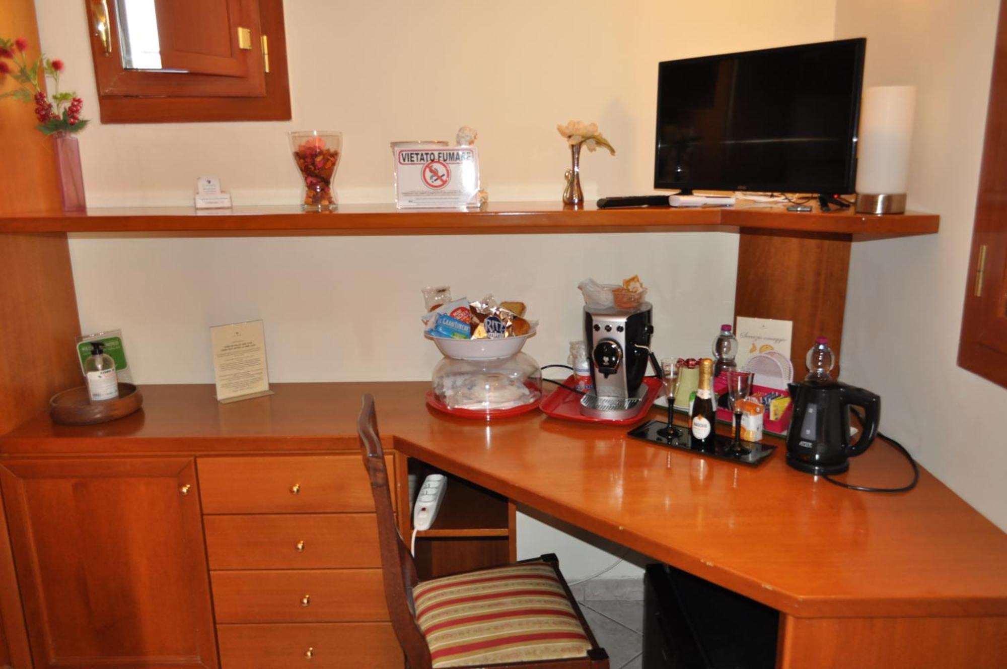 7 Contrade Bed & Breakfast Taranto Bagian luar foto