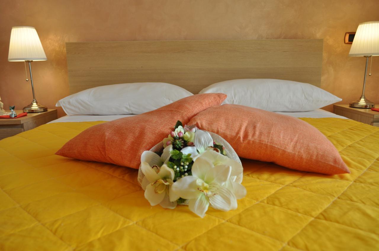 7 Contrade Bed & Breakfast Taranto Bagian luar foto